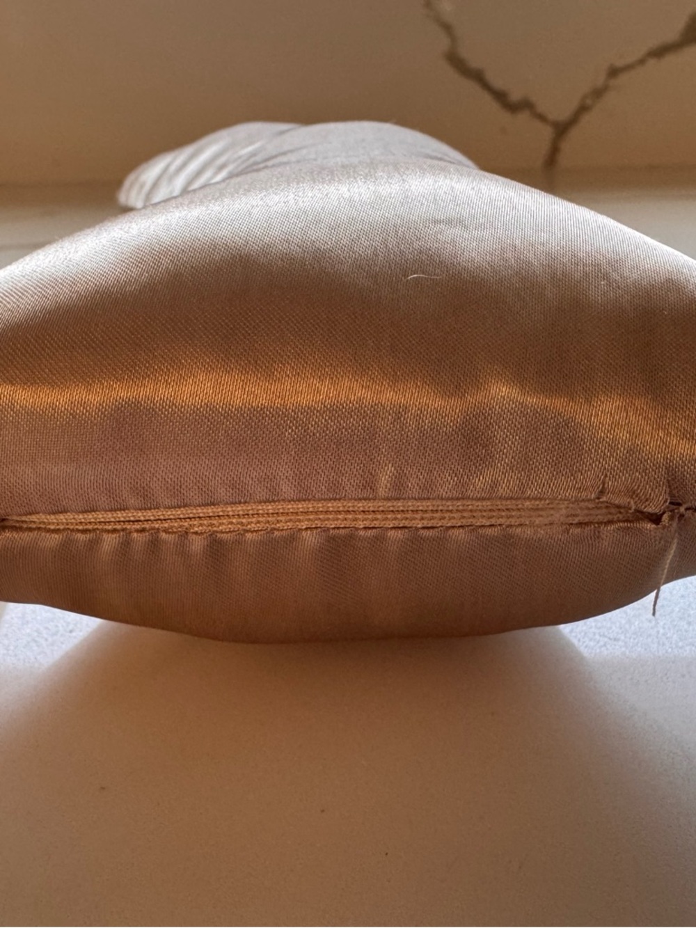 NWOT Champagne Satin Chest Wrinkle Prevention Pillow Anti-Wrinkle Support - Picture 4 of 7